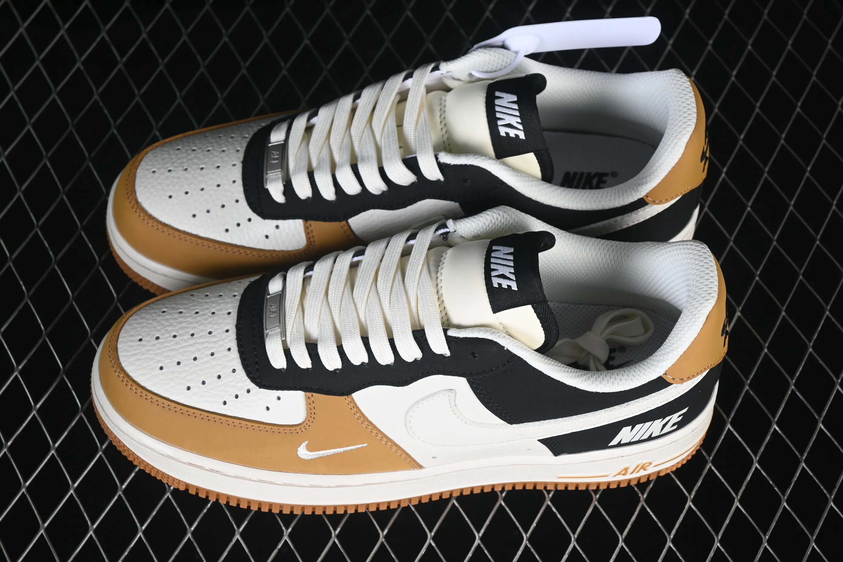 All Categories Nk Air Force 1 Air Force Series Nk Air Force 1 Low Air Force Low Nike Air Force 1'07 Low White Wheat Black Splicing Air Force One Low Casual Shoes IH0687-700